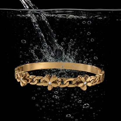 Gold Daisy Link Bracelet for Women
