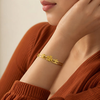 Clover Charm Gold Bracelet